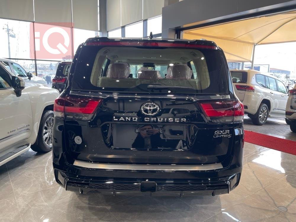 تۆیۆتا لاند کروزەر